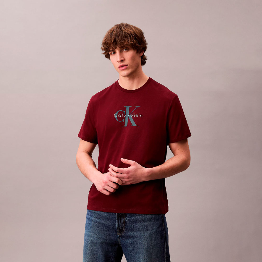 camiseta-con-logo-monograma camiseta-con-logo-monograma