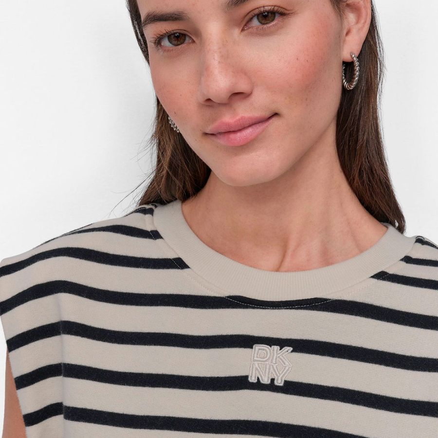 camiseta-sin-mangas-con-cuello-redondo camiseta-sin-mangas-con-cuello-redondo