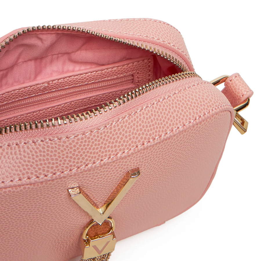 divine-shoulder-bag divine-shoulder-bag