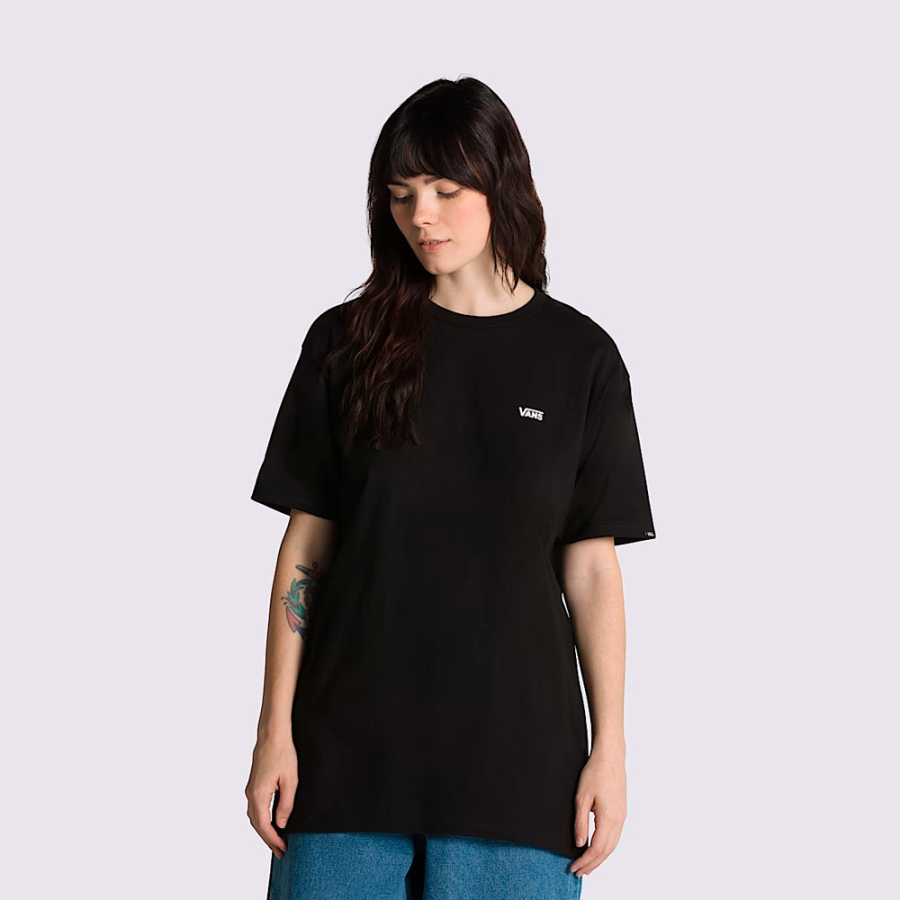 camiseta-con-el-logotipo-en-el-pecho-izquierdo camiseta-con-el-logotipo-en-el-pecho-izquierdo