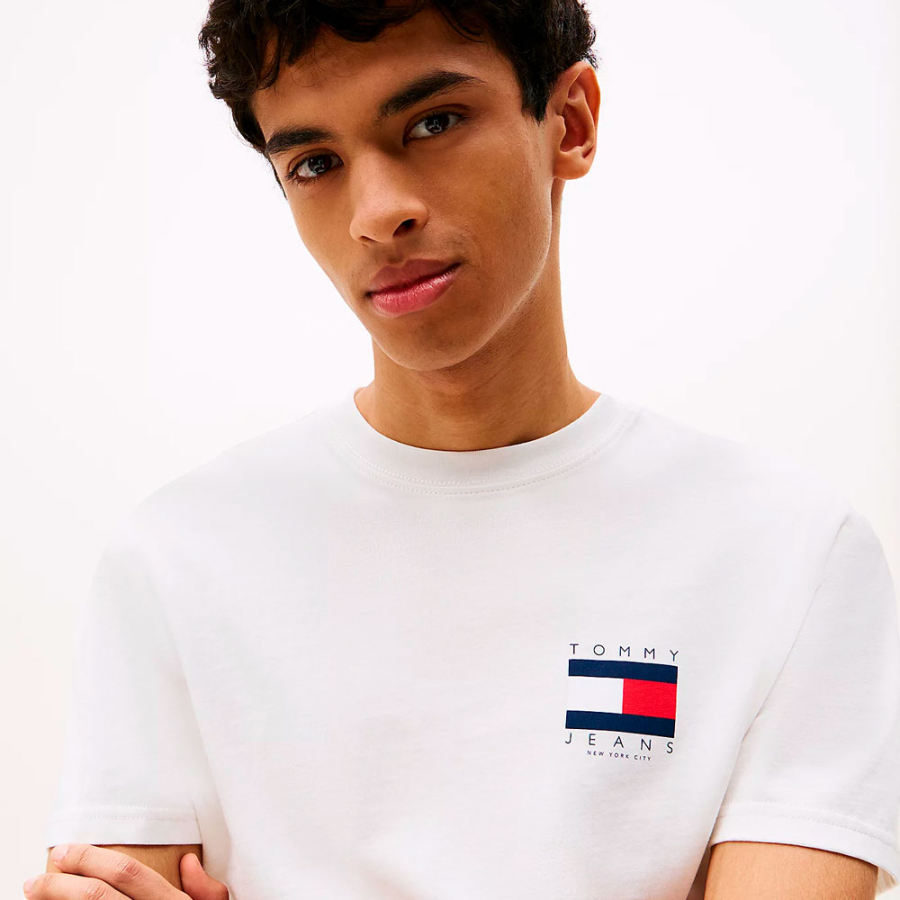 camiseta-com-logo-nas-costas camiseta-com-logo-nas-costas