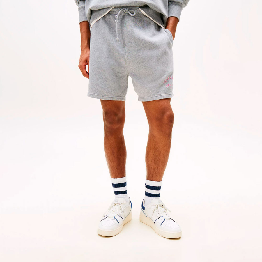 locker-sitzende-trainingsshorts locker-sitzende-trainingsshorts