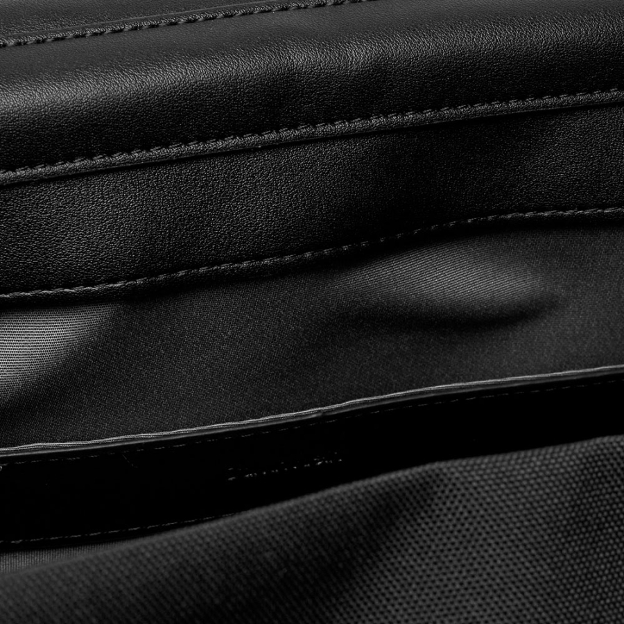 rucksack-mit-kontrastklappe rucksack-mit-kontrastklappe