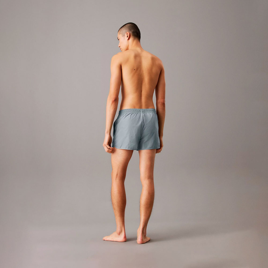 banador-corto-de-runner-ck-essentials banador-corto-de-runner-ck-essentials