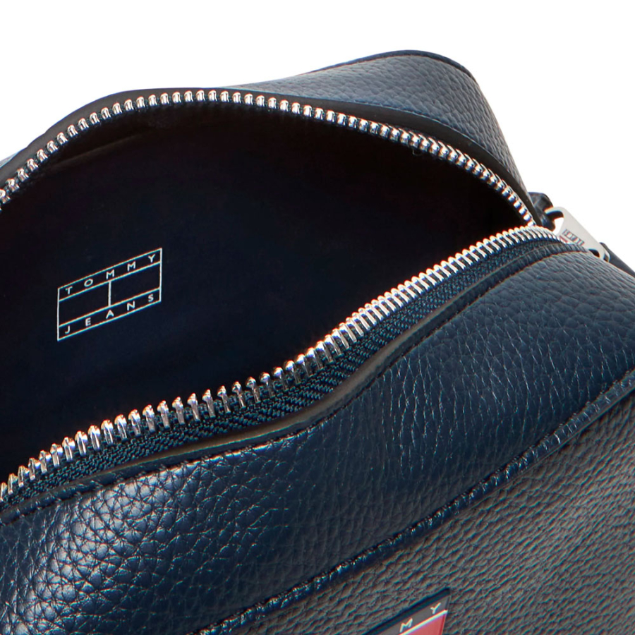 sac-bandouliere-a-badge-ton-sur-ton sac-bandouliere-a-badge-ton-sur-ton