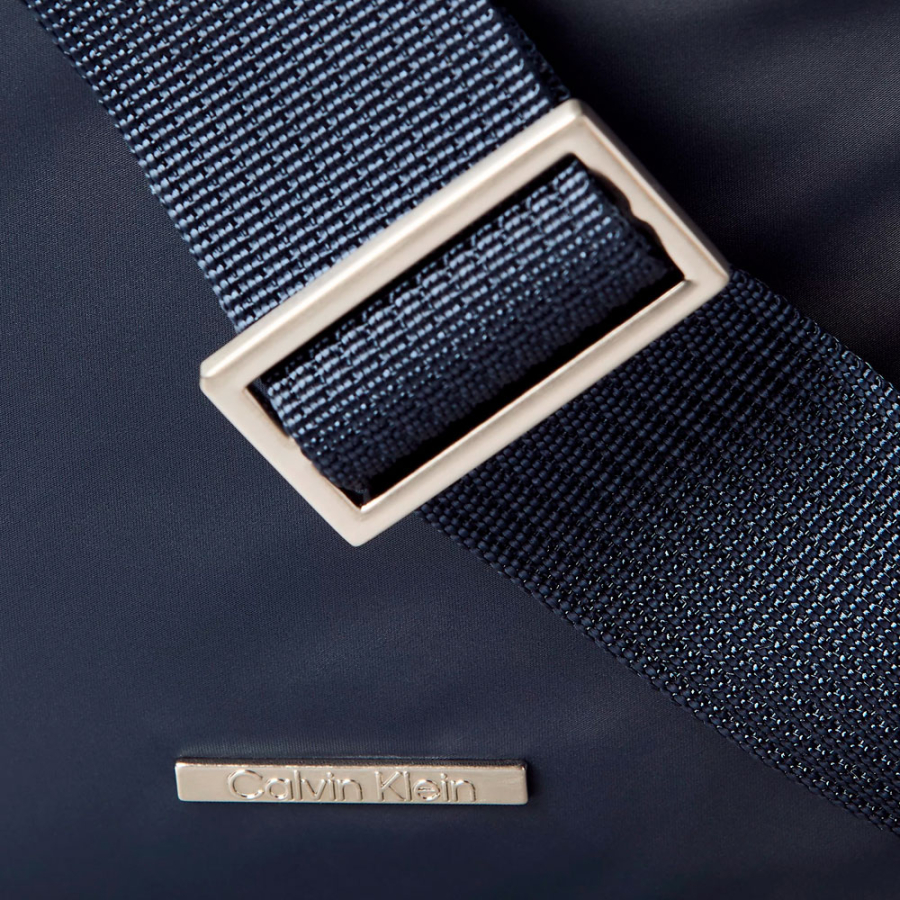 sleek-nylon-reporter-shoulder-bag sleek-nylon-reporter-shoulder-bag