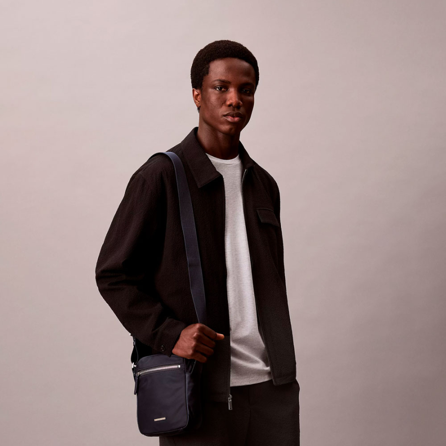 borsa-a-tracolla-reporter-in-nylon-elegante borsa-a-tracolla-reporter-in-nylon-elegante