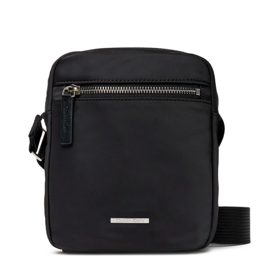 borsa-a-tracolla-reporter-in-nylon-elegante borsa-a-tracolla-reporter-in-nylon-elegante