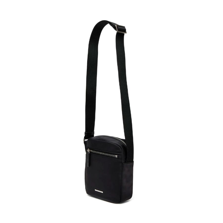 borsa-a-tracolla-reporter-in-nylon-elegante borsa-a-tracolla-reporter-in-nylon-elegante