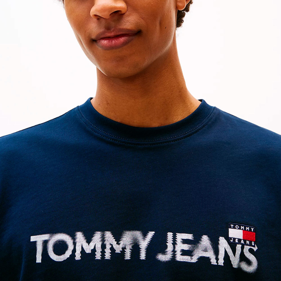 t-shirt-girocollo-con-toppa