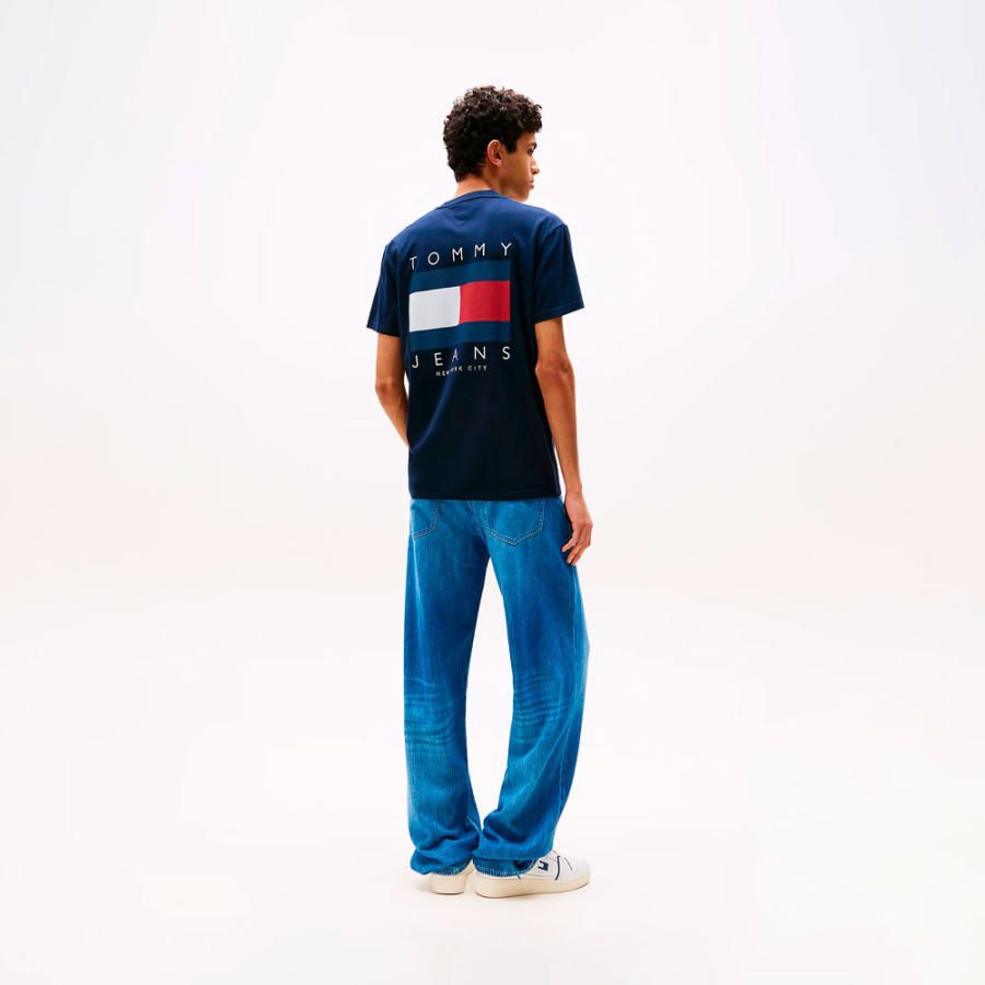 t-shirt-avec-logo-au-dos t-shirt-avec-logo-au-dos