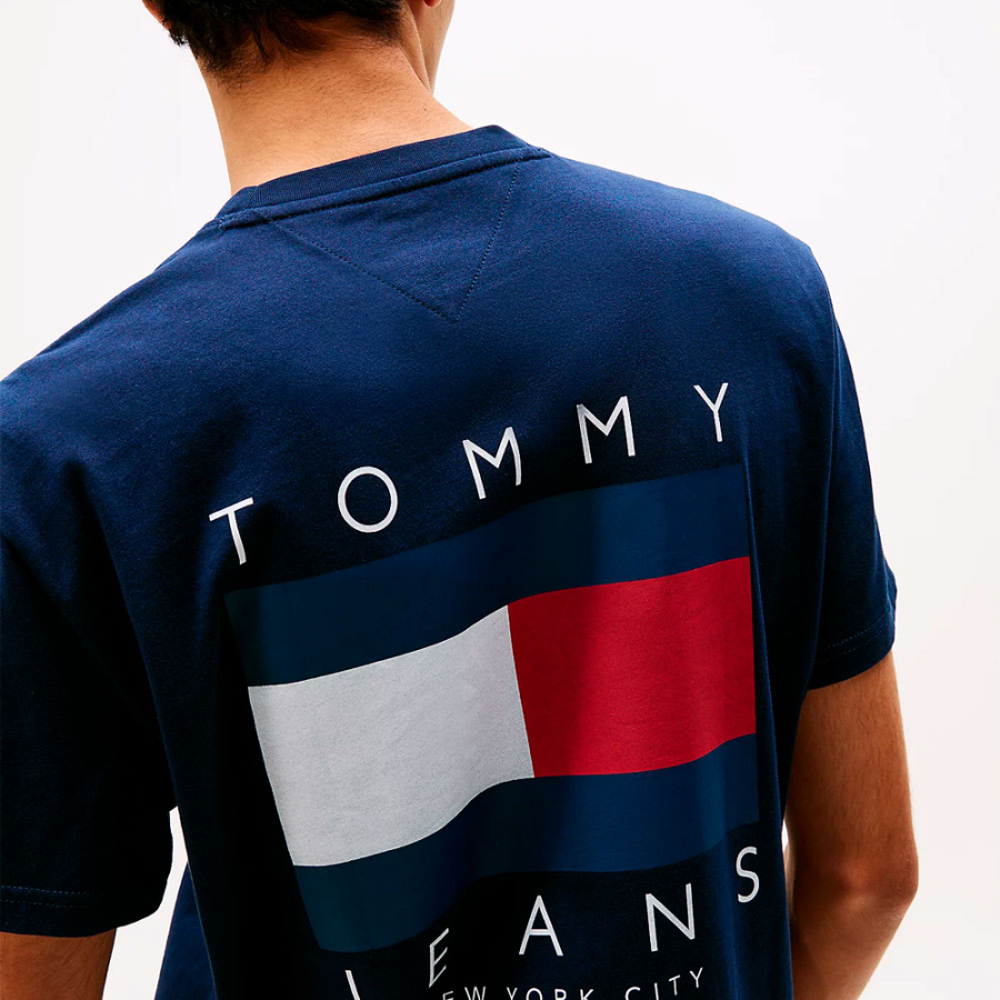 t-shirt-avec-logo-au-dos t-shirt-avec-logo-au-dos