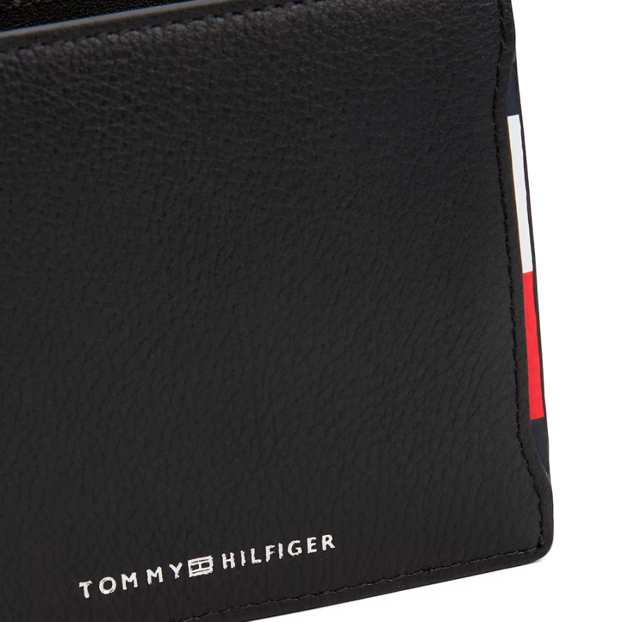 portafoglio-bifold-in-pelle-con-logo portafoglio-bifold-in-pelle-con-logo