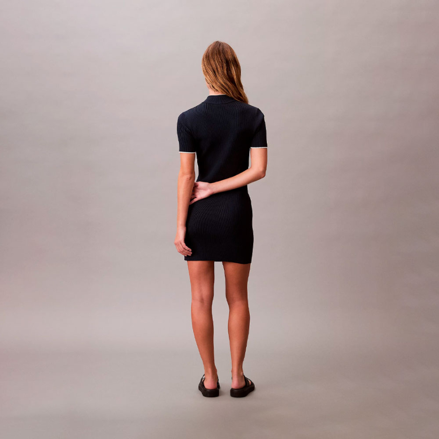 kurzes-schmales-kleid-mit-reissverschluss kurzes-schmales-kleid-mit-reissverschluss