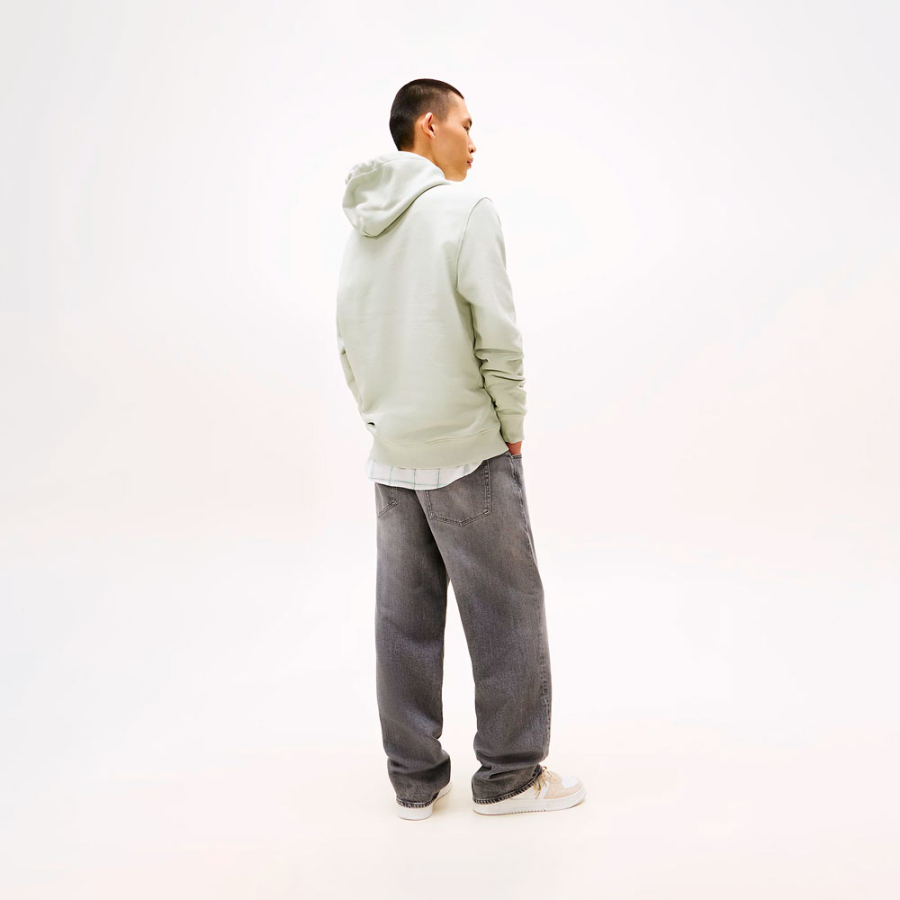 kapuzensweatshirt-mit-kordelzug-und-tonalem-patch kapuzensweatshirt-mit-kordelzug-und-tonalem-patch