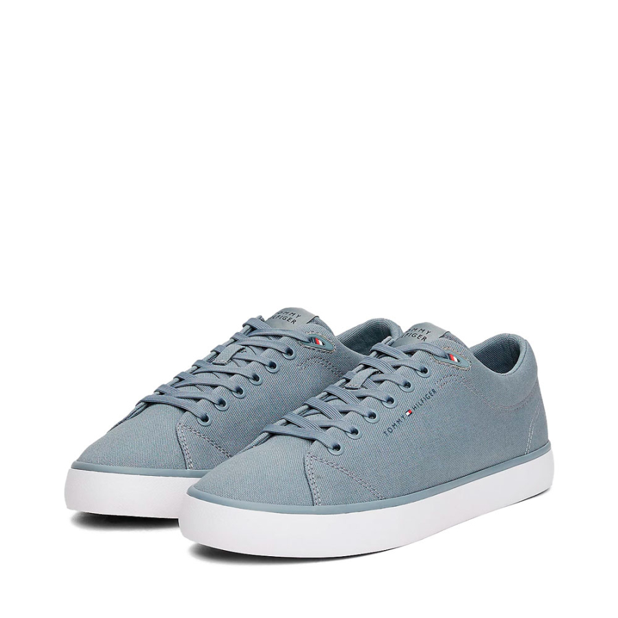 zapatillas-con-parche-del-logo