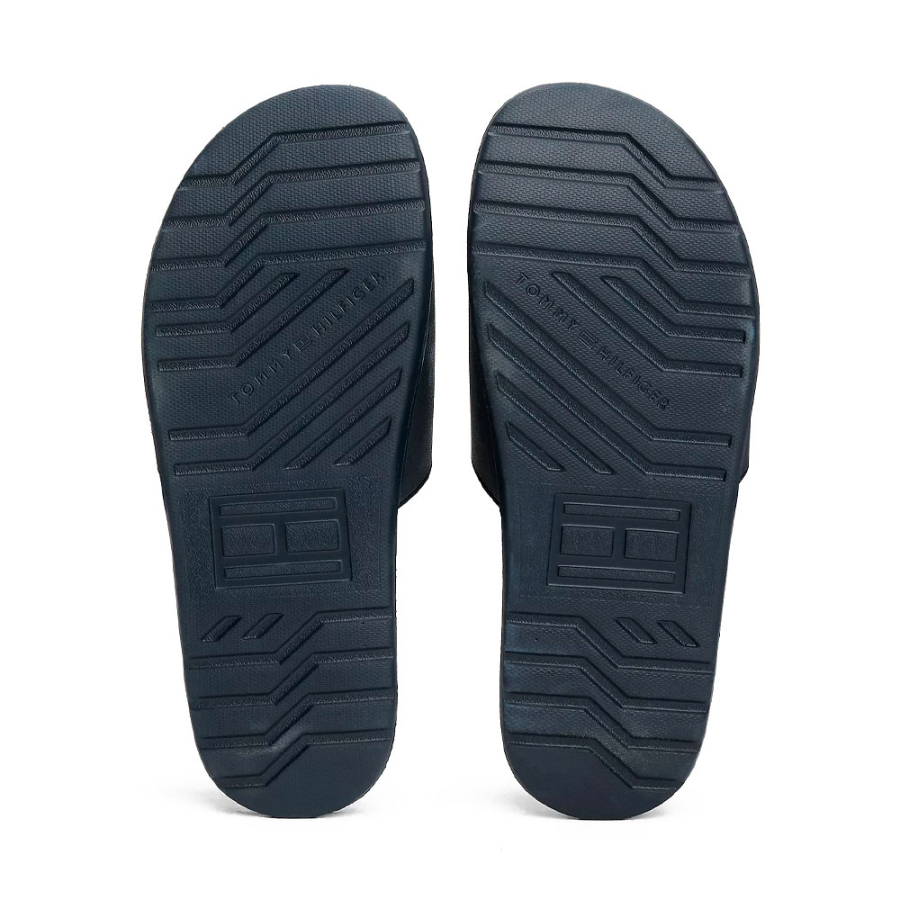 flip-flops-mit-strukturiertem-logo flip-flops-mit-strukturiertem-logo