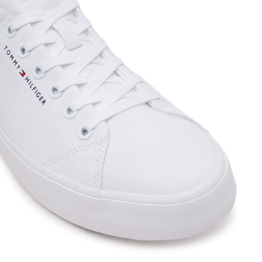 sneaker-mit-logo-patch sneaker-mit-logo-patch