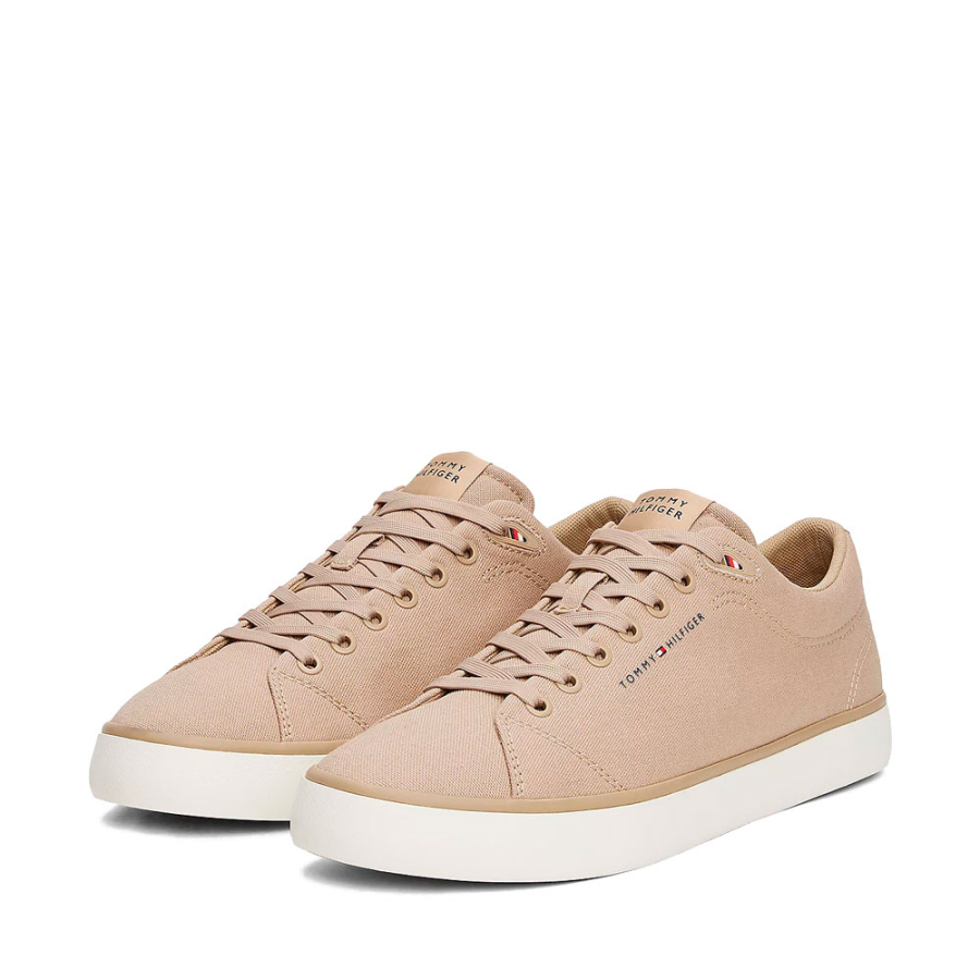sneakers-with-logo-patch sneakers-with-logo-patch