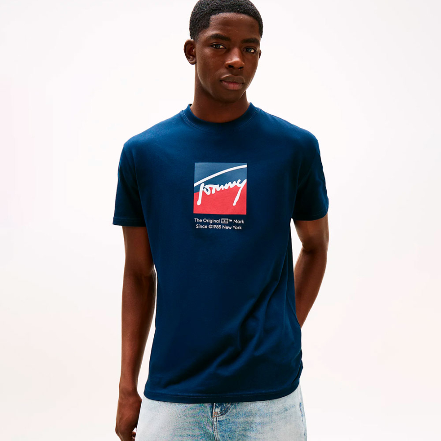 t-shirt-with-distinctive-logo t-shirt-with-distinctive-logo