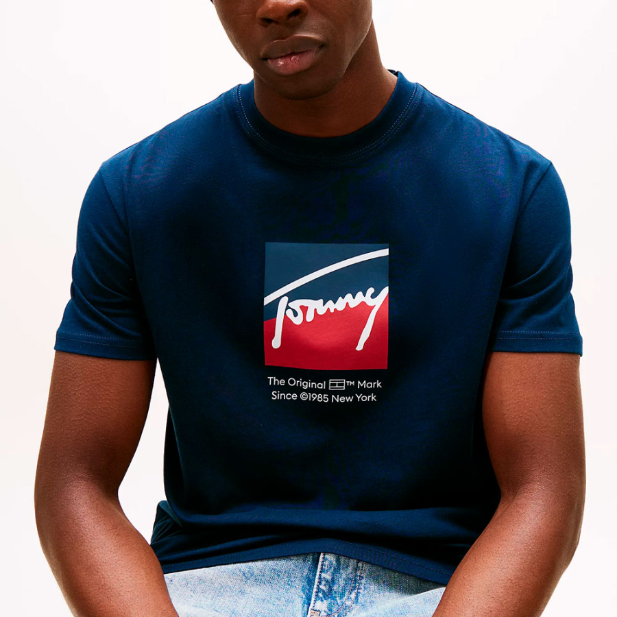 t-shirt-with-distinctive-logo t-shirt-with-distinctive-logo
