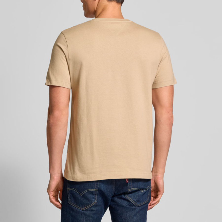 camiseta-de-cuello-redondo-con-logo-bordado camiseta-de-cuello-redondo-con-logo-bordado