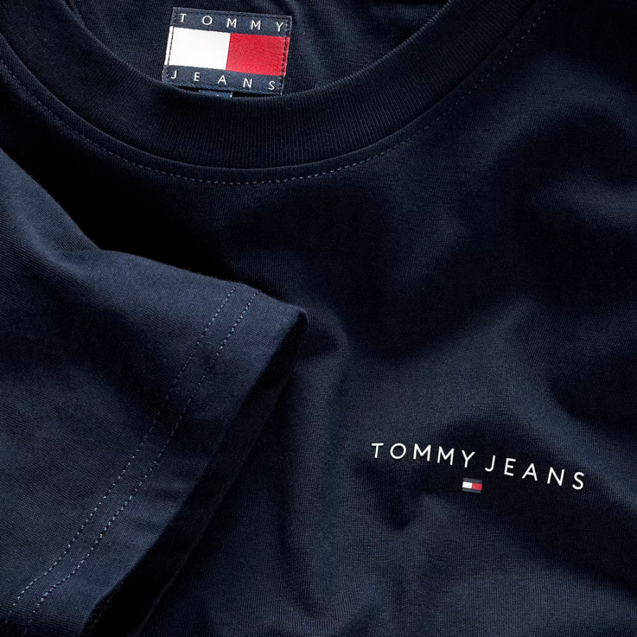 camiseta-slim-con-logo-lineal camiseta-slim-con-logo-lineal