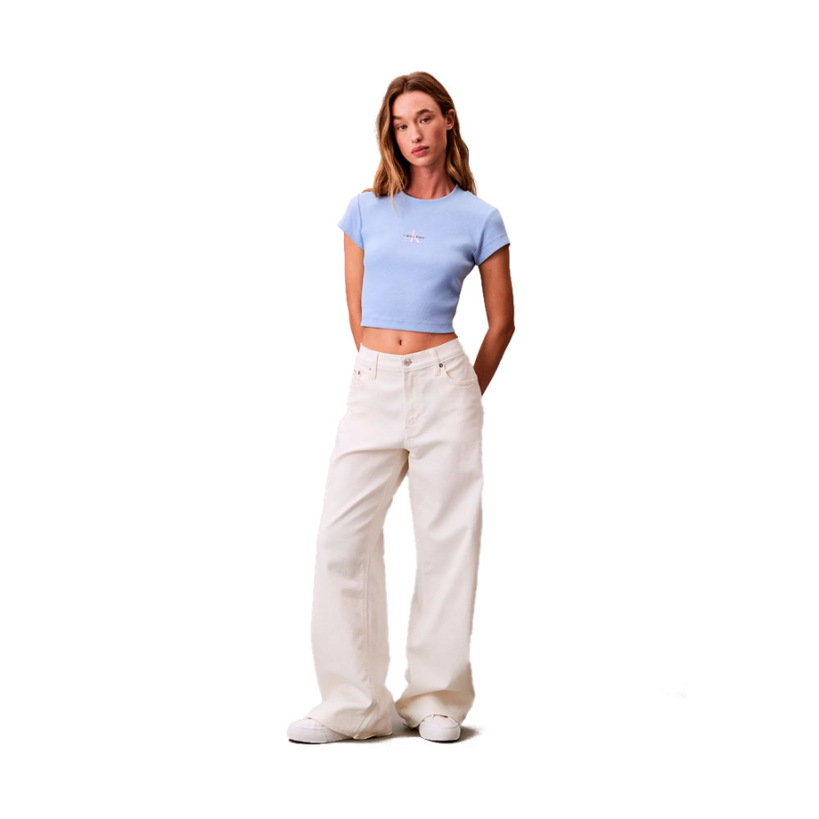 camiseta-slim-fit-com-monograma