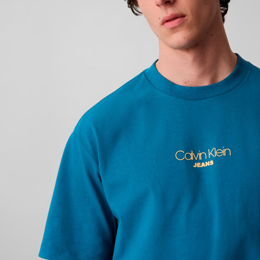 camiseta-holgada-con-logo-grafico camiseta-holgada-con-logo-grafico