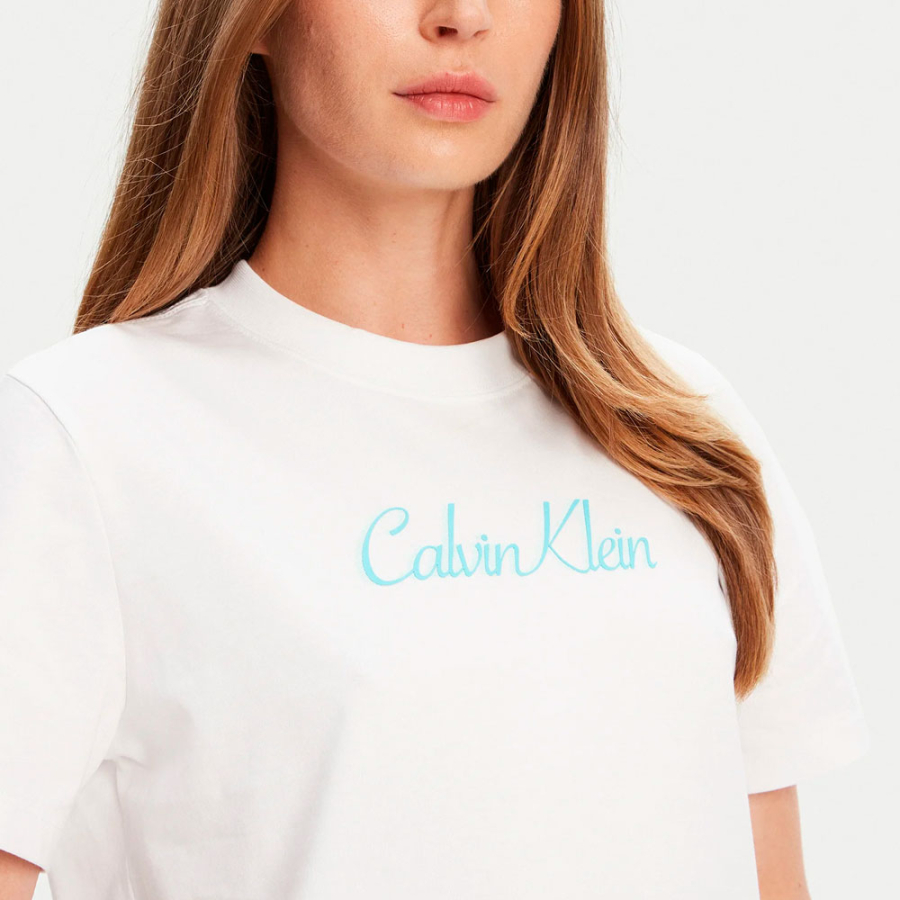 classic-logo-t-shirt classic-logo-t-shirt