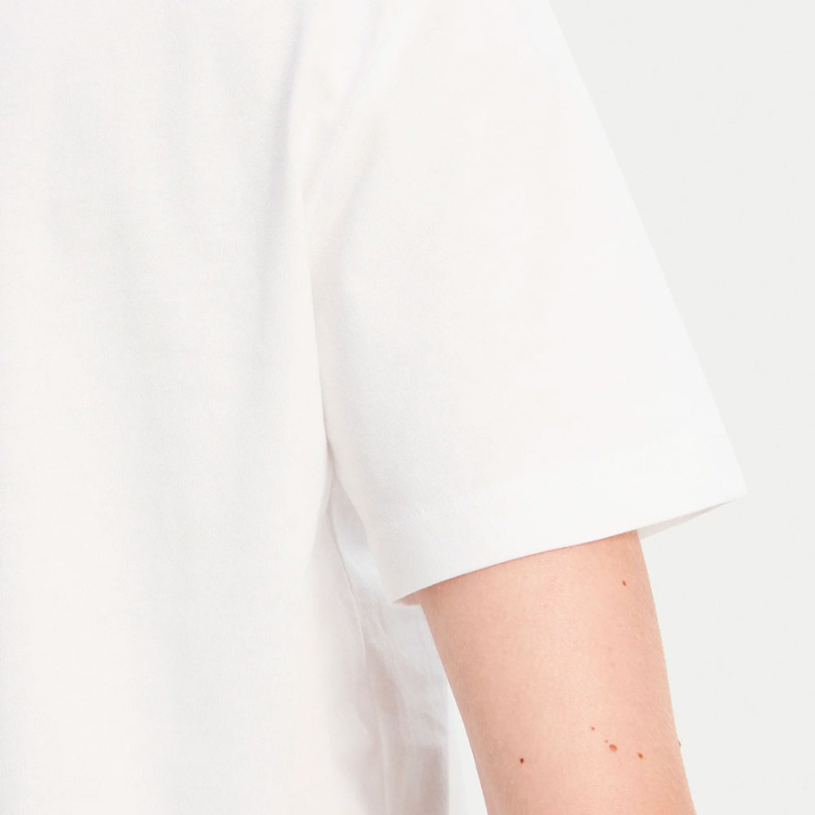 classic-logo-t-shirt classic-logo-t-shirt