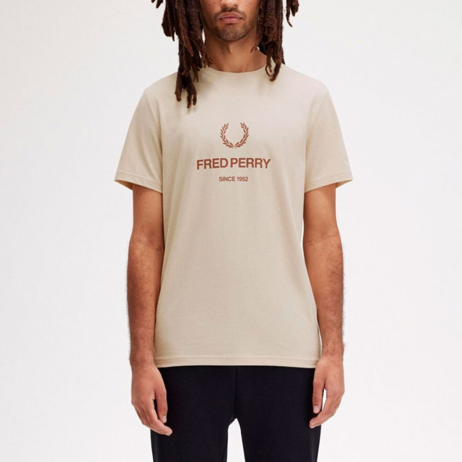 camiseta-com-estampa-da-marca camiseta-com-estampa-da-marca