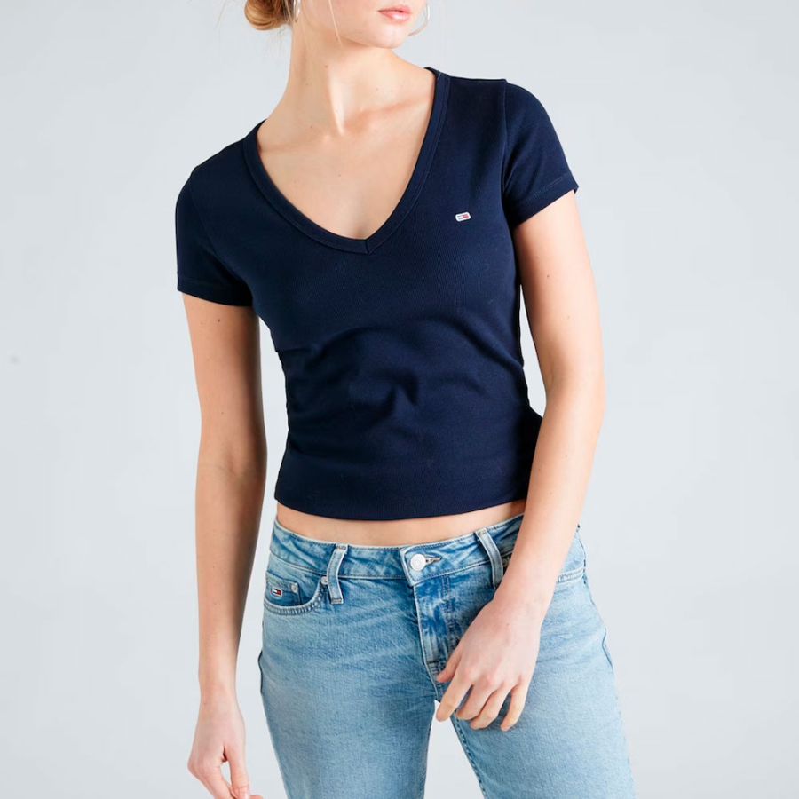 t-shirt-essenziale-con-scollo-a-v