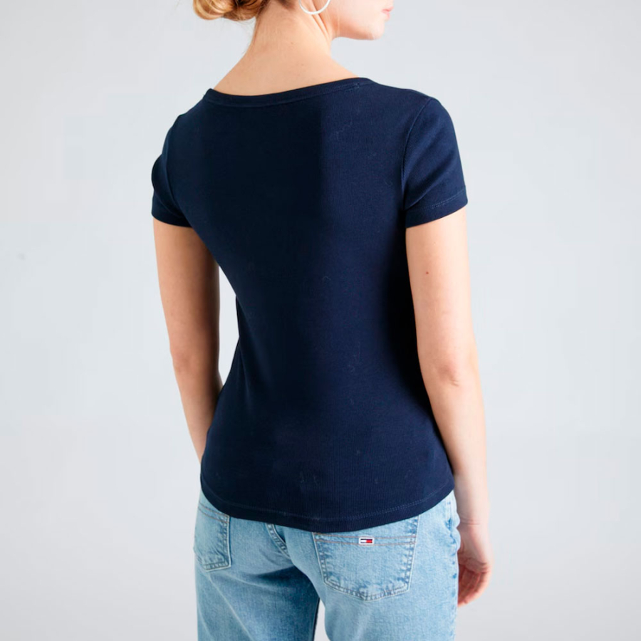 essential-t-shirt-mit-v-ausschnitt