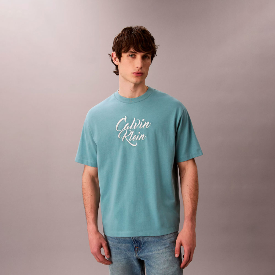 locker-geschnittenes-t-shirt-mit-grafischem-logo-und-schriftzug locker-geschnittenes-t-shirt-mit-grafischem-logo-und-schriftzug