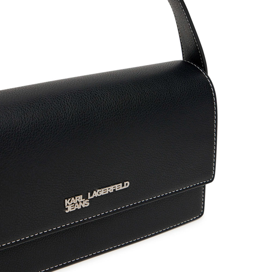 sac-a-poignee-superieure-avec-logo-en-metal sac-a-poignee-superieure-avec-logo-en-metal