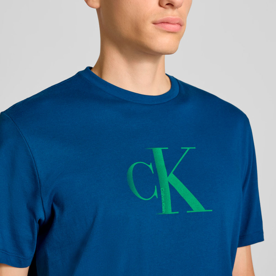 camiseta-classica-monograma-central camiseta-classica-monograma-central