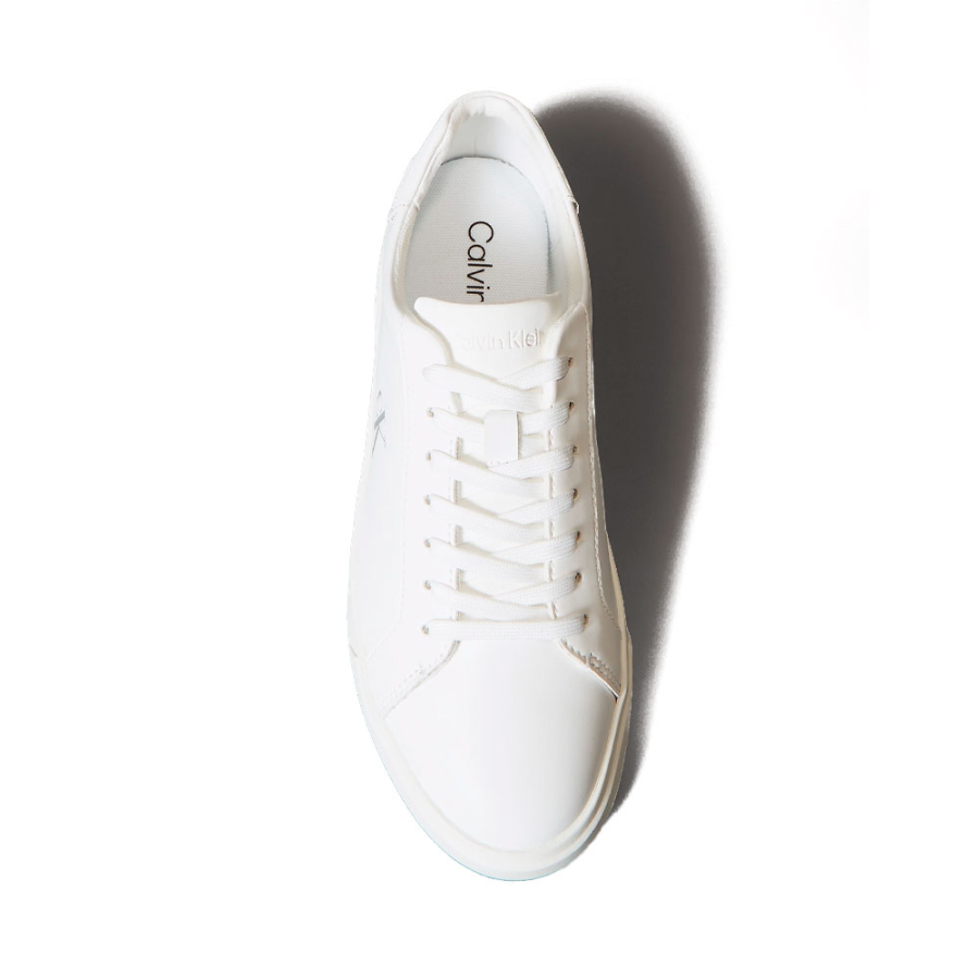 baskets-en-cuir-avec-logo-distinctif baskets-en-cuir-avec-logo-distinctif