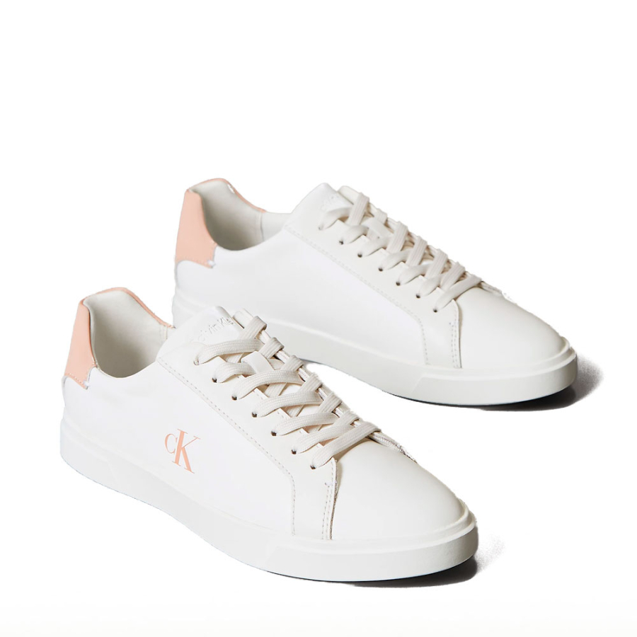 leder-sneaker-mit-markantem-logo leder-sneaker-mit-markantem-logo