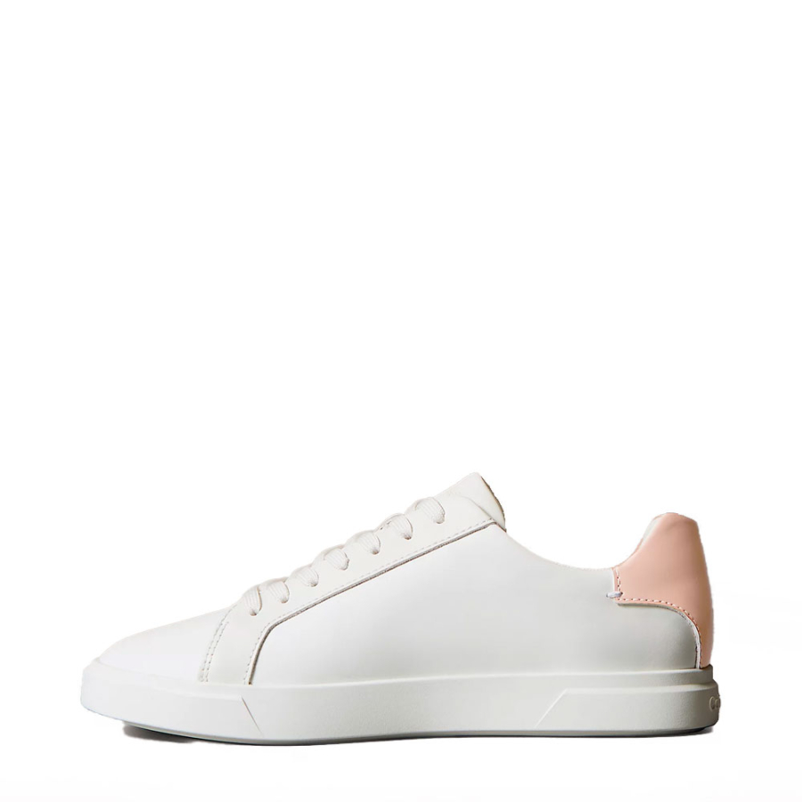 baskets-en-cuir-avec-logo-distinctif
