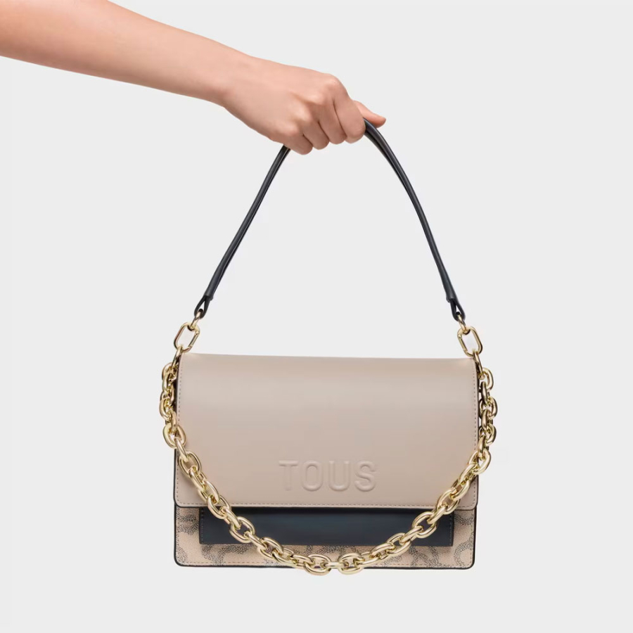 audree-medium-shoulder-bag-in-taupe-kaos-icon audree-medium-shoulder-bag-in-taupe-kaos-icon