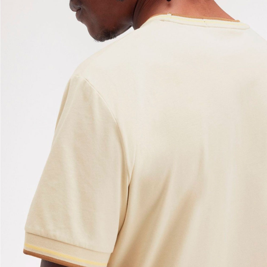 t-shirt-avec-bordure-a-deux-bandes t-shirt-avec-bordure-a-deux-bandes