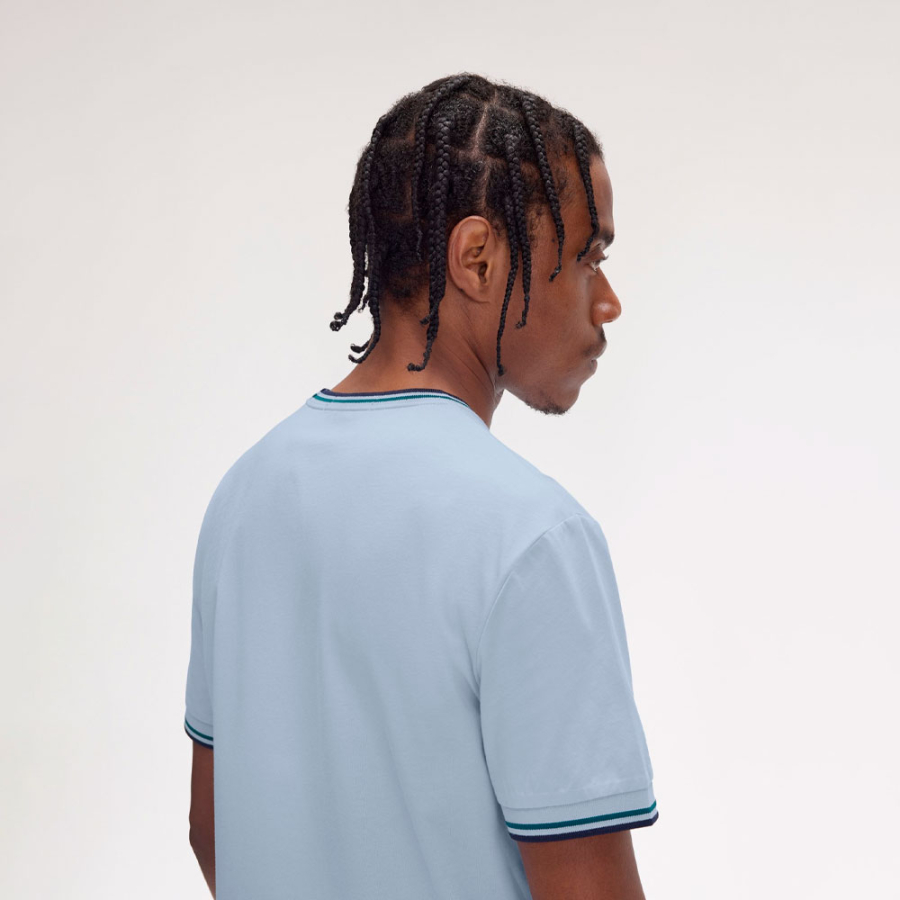t-shirt-con-finiture-a-due-strisce t-shirt-con-finiture-a-due-strisce