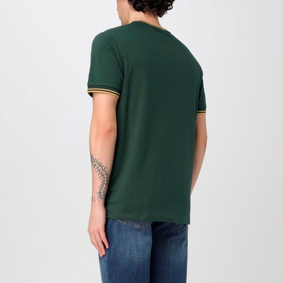 camiseta-con-el-ribete-con-dos-franjas camiseta-con-el-ribete-con-dos-franjas