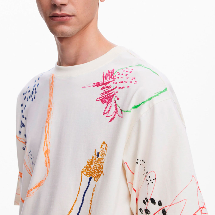 t-shirt-a-manches-courtes-avec-dessins t-shirt-a-manches-courtes-avec-dessins