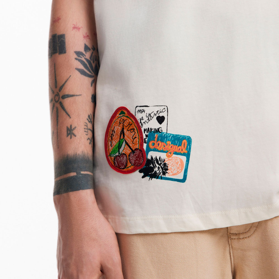 kurzarmliges-besticktes-t-shirt kurzarmliges-besticktes-t-shirt