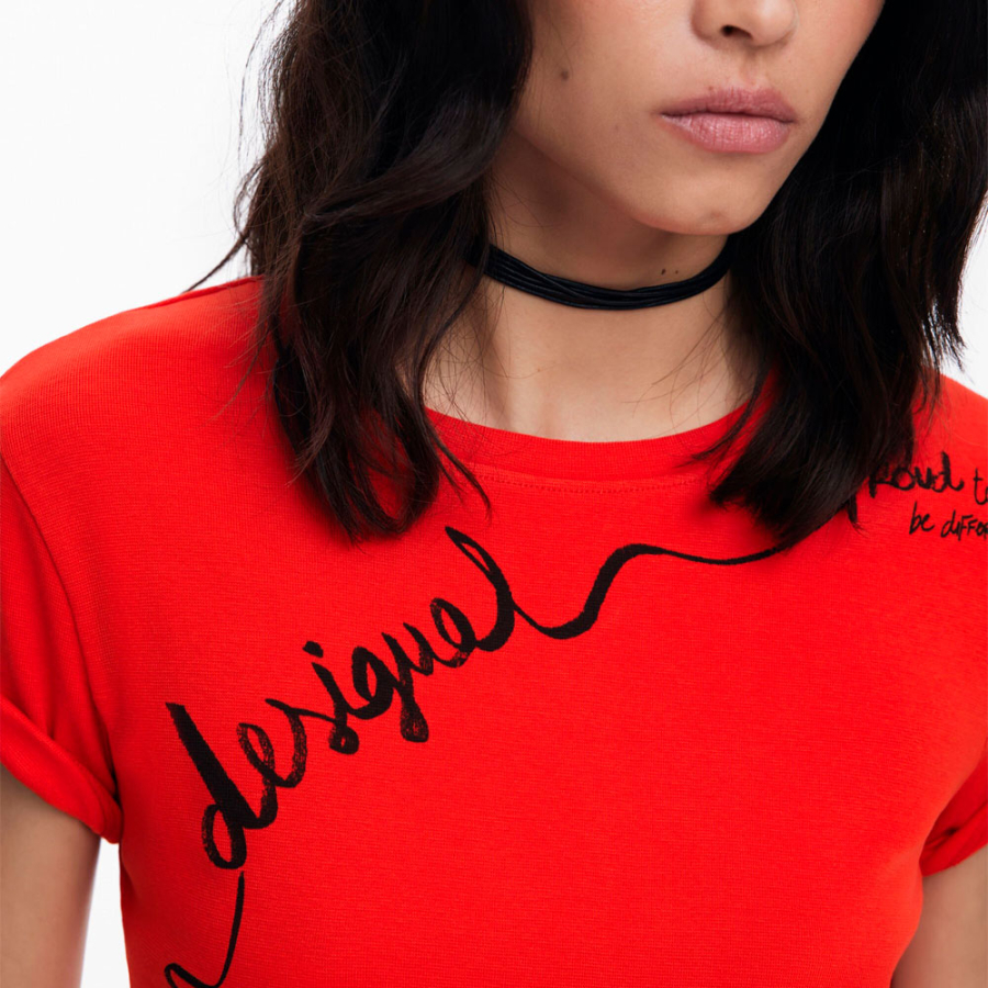 t-shirt-mit-aufgesticktem-spruch