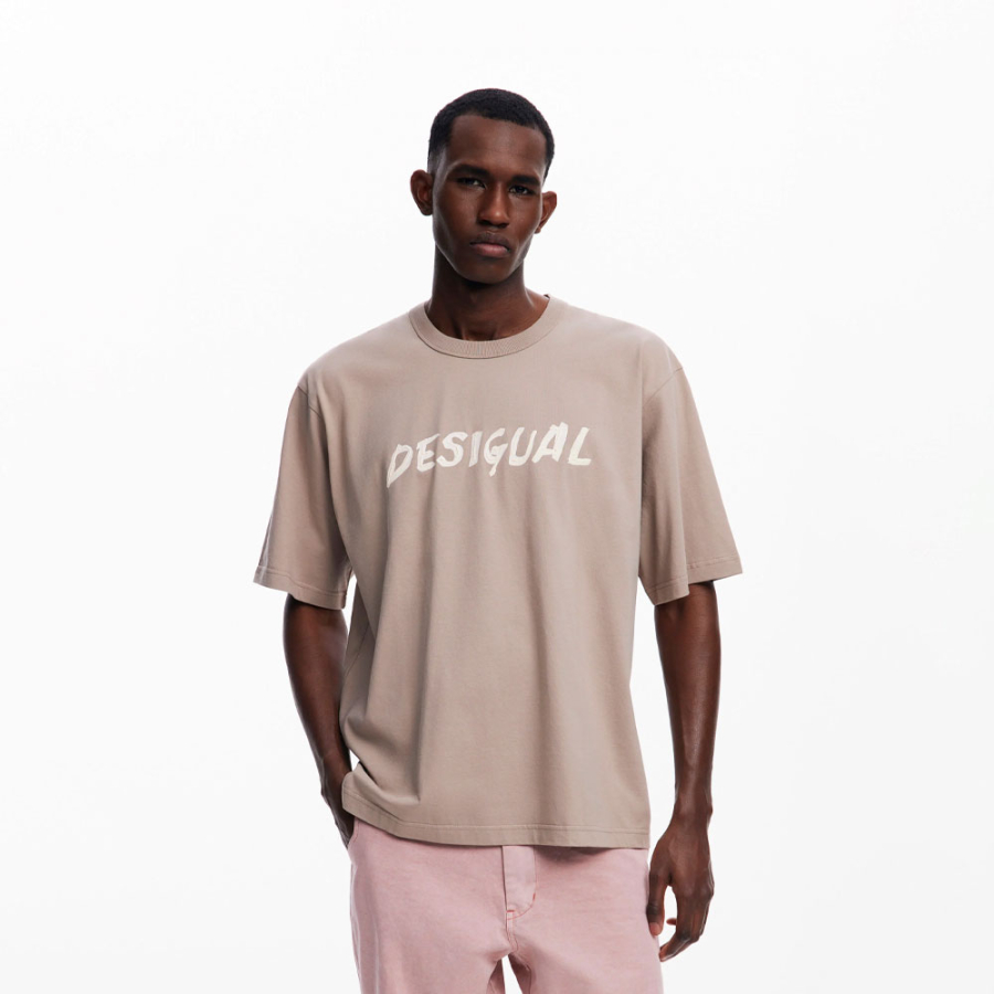 short-sleeved-t-shirt-with-textured-logo