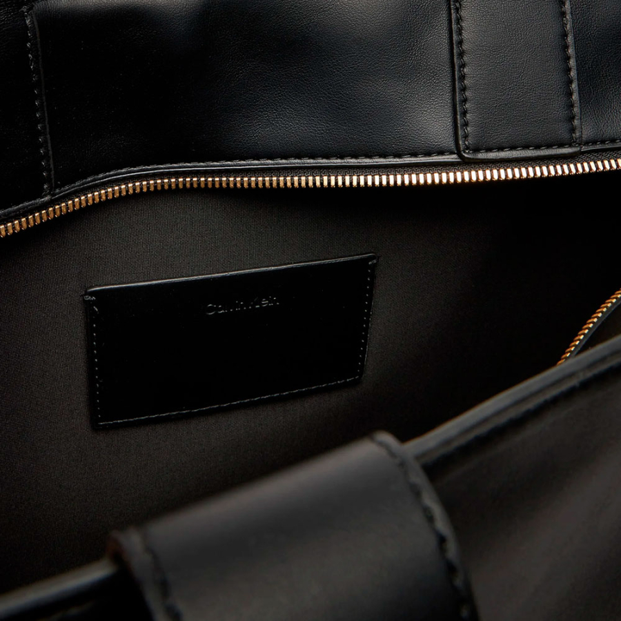 bolso-tote-con-monograma-grabado