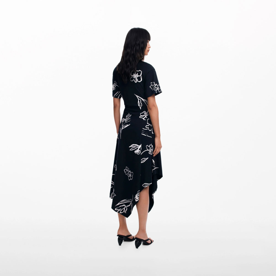 asymmetrisches-kleid-mit-floralen-linien asymmetrisches-kleid-mit-floralen-linien